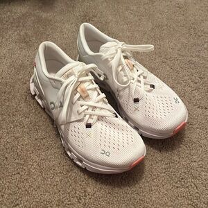 Women’s ON Running Cloud X4